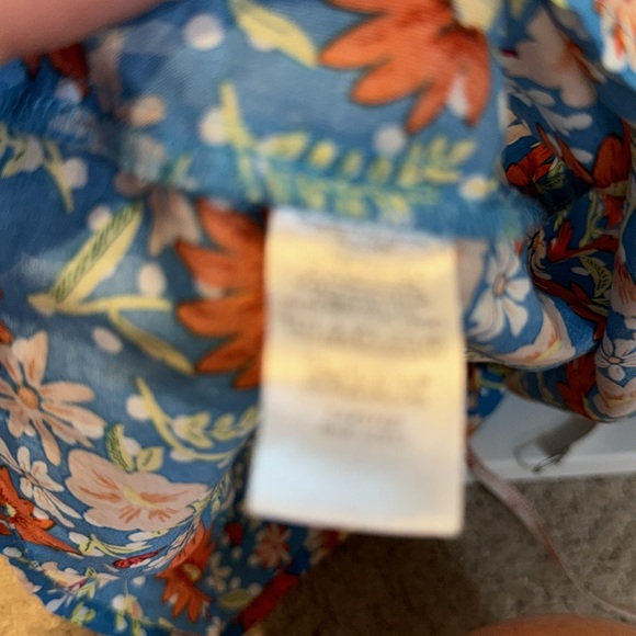 Loft Large cotton half button down puffy sleeves flowers - Picture 12 of 12